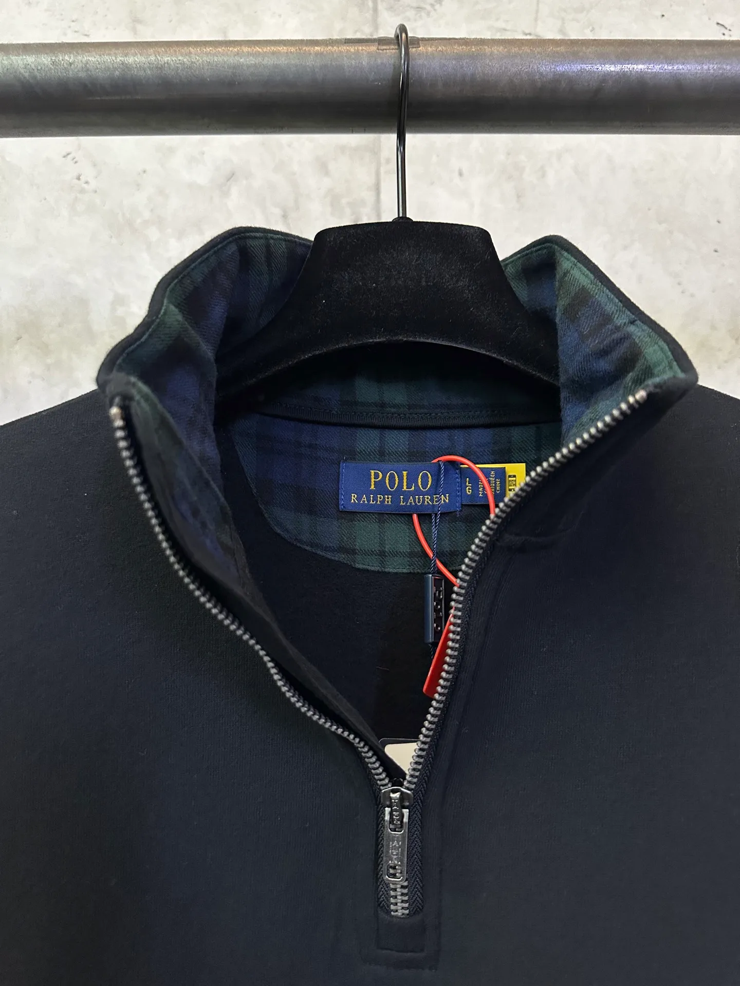 P410 Ralph Lauren gold embroidered half turtleneck sweatshirt Fabric: Made of custom-made Yayun essence cotton velvet material, soft and silky, comfortable and close to the skin, with a pure black tone as the base color, plaid twill trim on the neckline, carrying the elegance and retro of British style, custom hardware, threads, accessories, matching version, same style for men and women -Color: black -Size: S M L XL